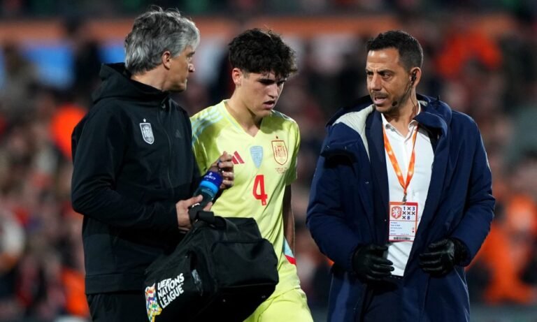 Após ser cortado, zagueiro, do Barcelona deixa a seleção espanhola