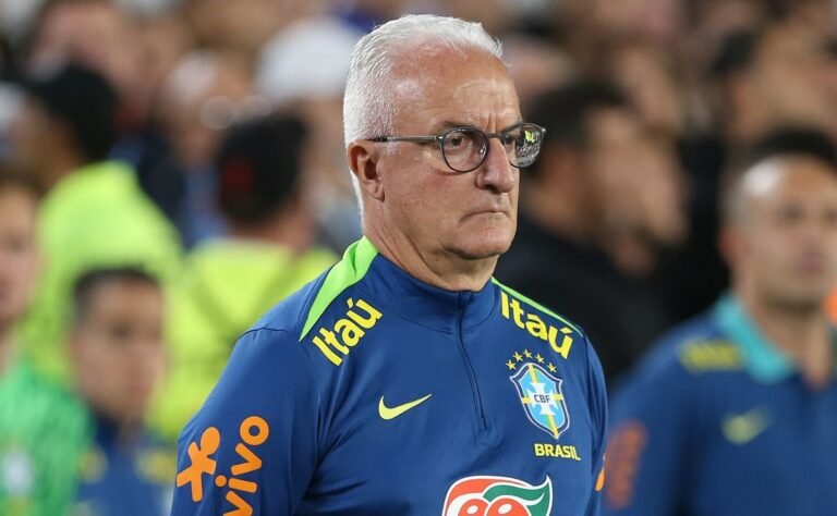 O Brasil toma a decisão final sobre o futuro do treinador Dorival Junior após a perda humilhante para a Argentina