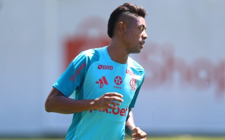 bruno-henrique-atacante-ct-ninho-do-urubu-flamengo.jpg