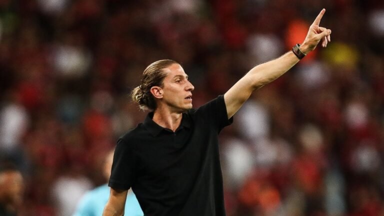1743585264_filipe-luis-flamengo-internacional.jpg