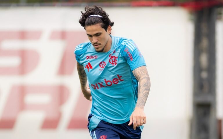 1743986927_pedro-treino-flamengo-ct-ninho-do-urubu.jpg