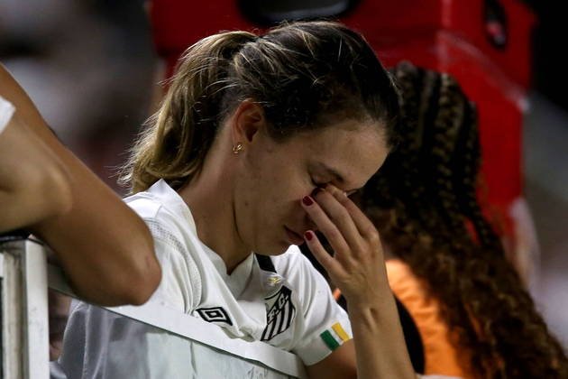 1744376095_ae-santos-choro-jogadores-torcida-rebaixamento-07122023004506116.jpeg