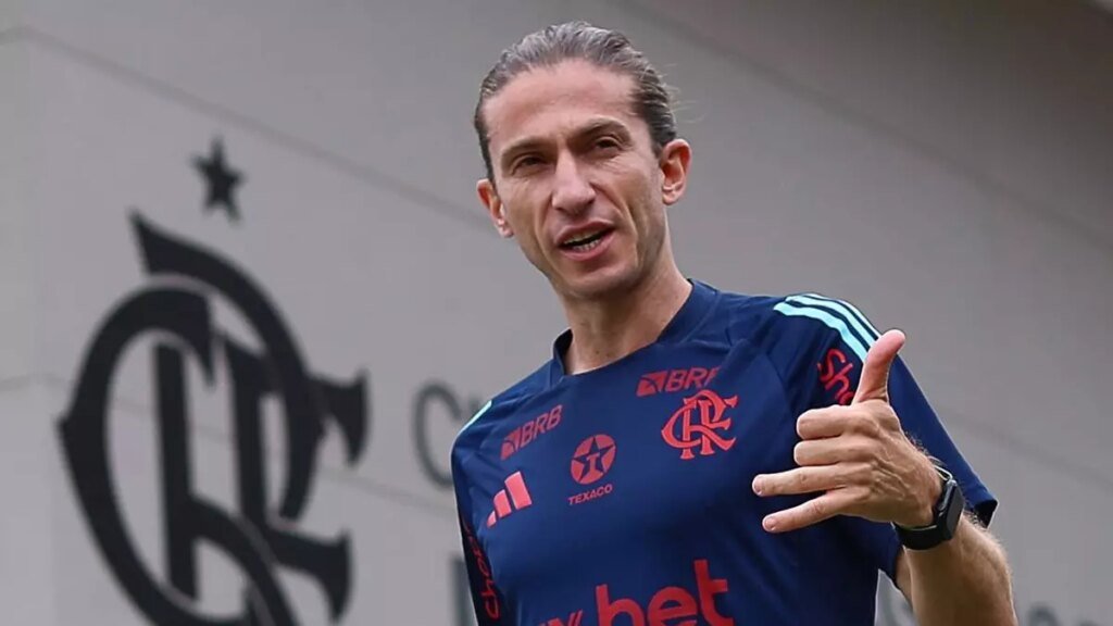 1744408765_filipe-luis-flamengo-2.jpg