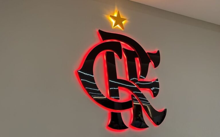 1744431806_escudo-flamengo-gavea-sede-social-clube.jpg