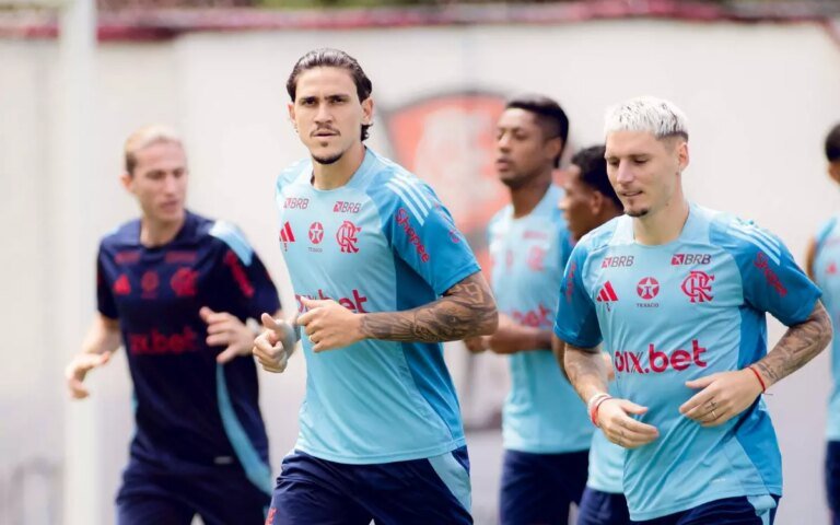 1744460738_pedro-varela-filipe-luis-treino-ct-ninho-do-urubu-flamengo.jpg
