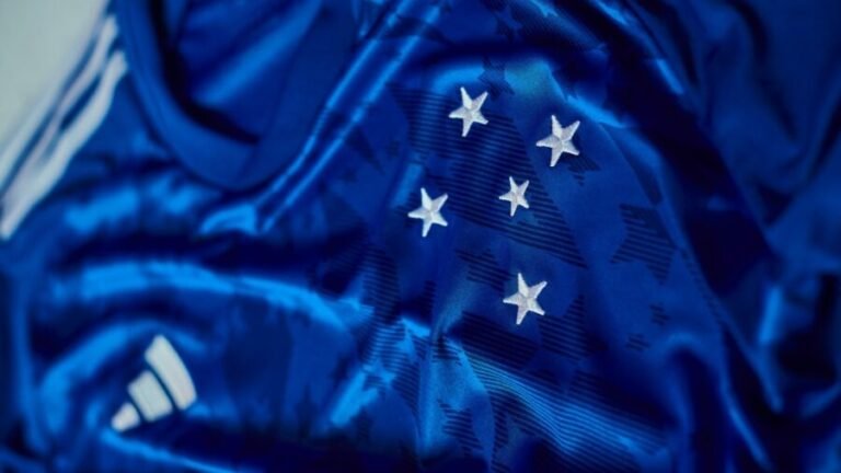 1744973693_Camisa-do-Cruzeiro-900x506-1.jpeg