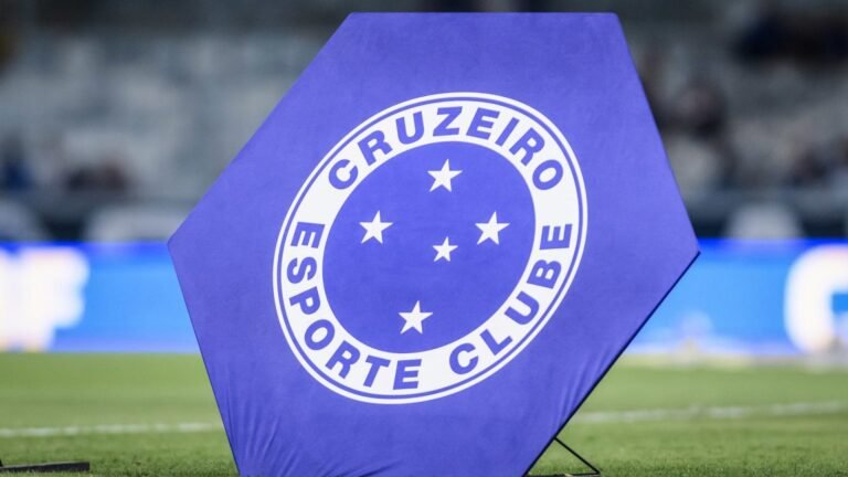 1745204613_escudo-do-cruzeiro-foto-gustavo-aleixo-cruzeiro-1536x864-1.jpg