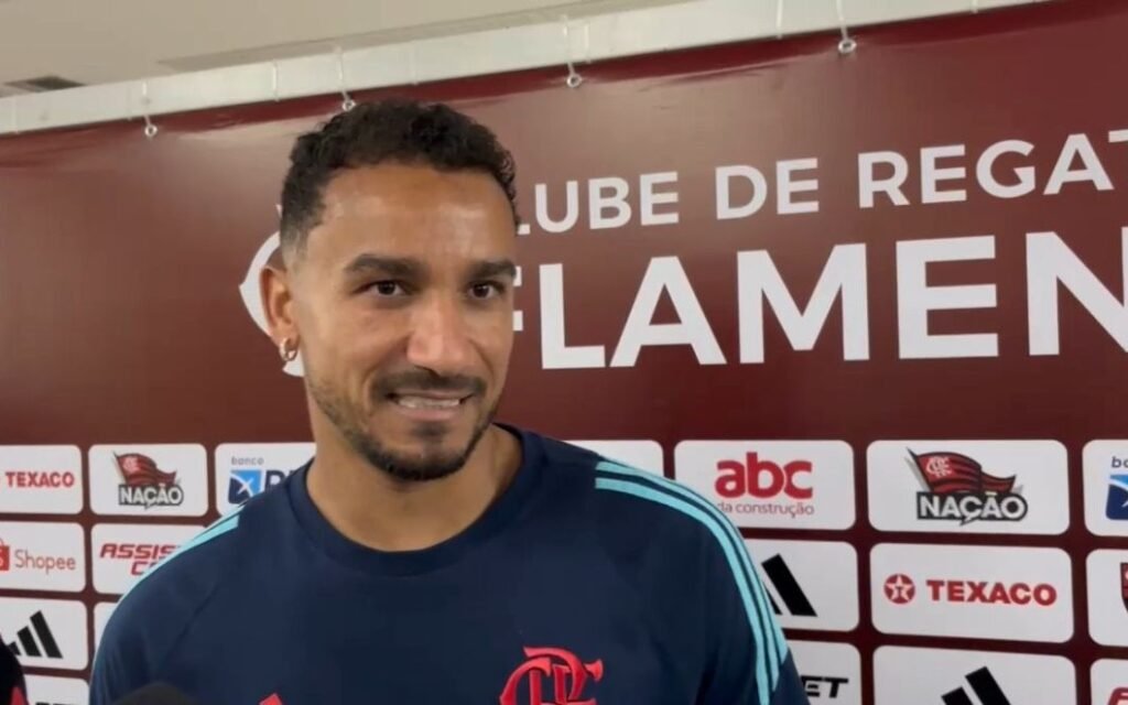 1745639889_danilo-zona-mista-flamengo-x-juventude-brasileirao-maracana.jpg