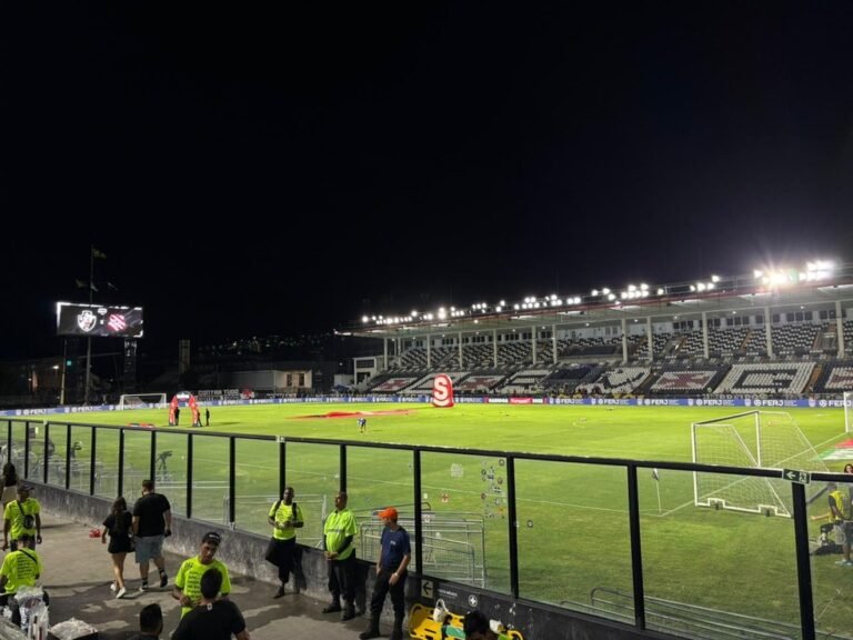 20250412-162113-1-5-estadio-de-sao-januario-antes-do-comeco-do-jogo-entre-bangu-e-vasco-pelo-carioca.jpeg