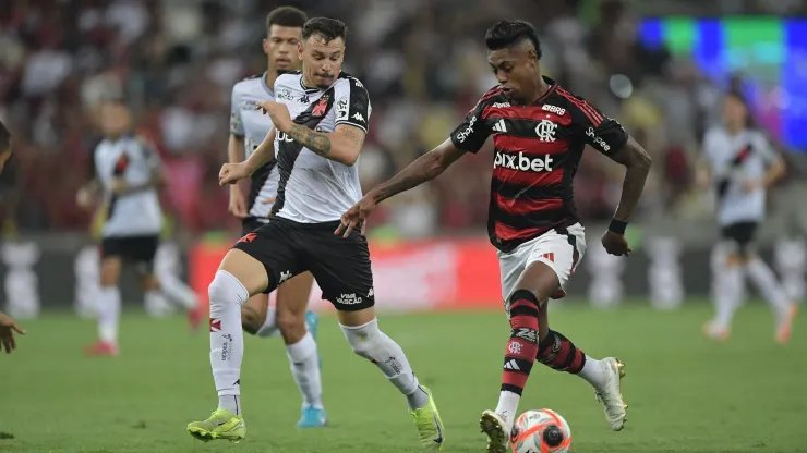 20250417-024046-1-bruno-henrique-jogador-do-flamengo-durante-partida-contra-o-vasco-–-foto-thiago-ri.jpeg