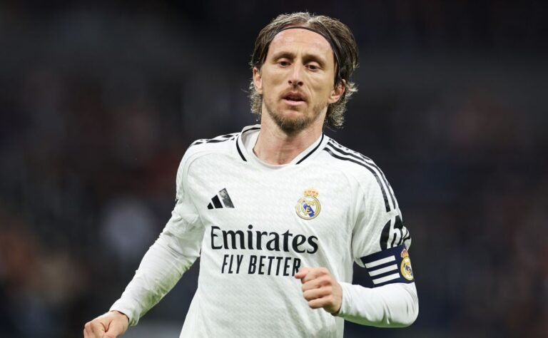A estrela do Real Madrid Luka Modric se torna proprietária de um clube inglês
