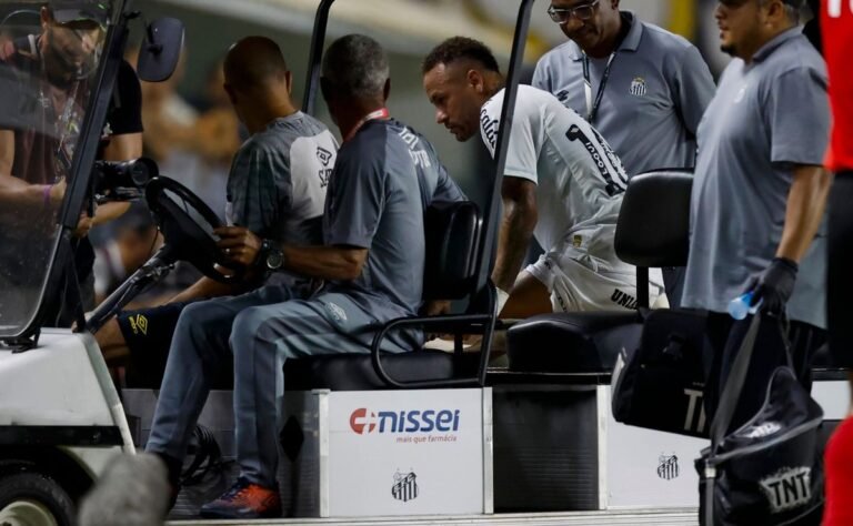 Deja Vu para Neymar? A fitness da estrela brasileira levanta bandeiras vermelhas à medida que a nova saga faísca rumores de saída frescos em Santos
