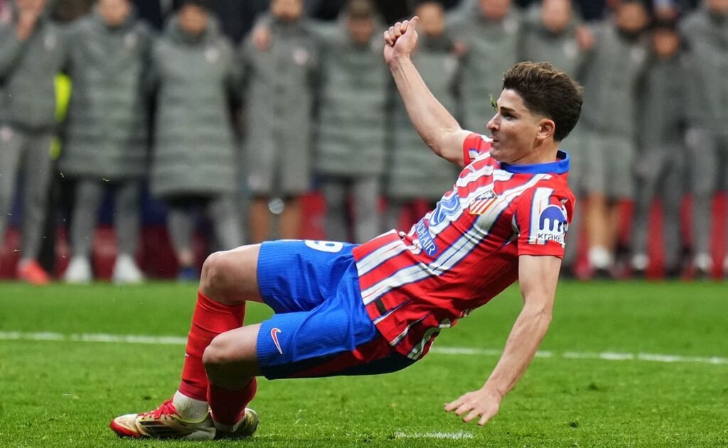 FIFA HONORS VAR Árbitro que chamou o duplo toque de Julián Álvarez contra o Real Madrid