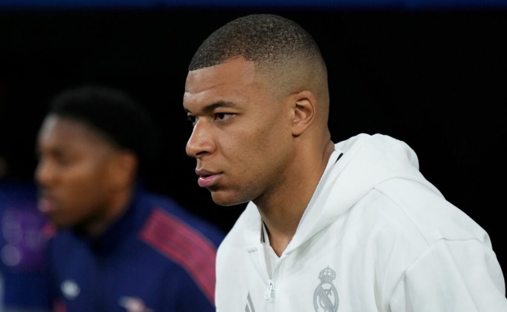 Kylian Mbappe vaiado por fãs do Real Madrid enquanto afastou -se à medida que o descontentamento cresce durante o confronto atlético de Bilbao