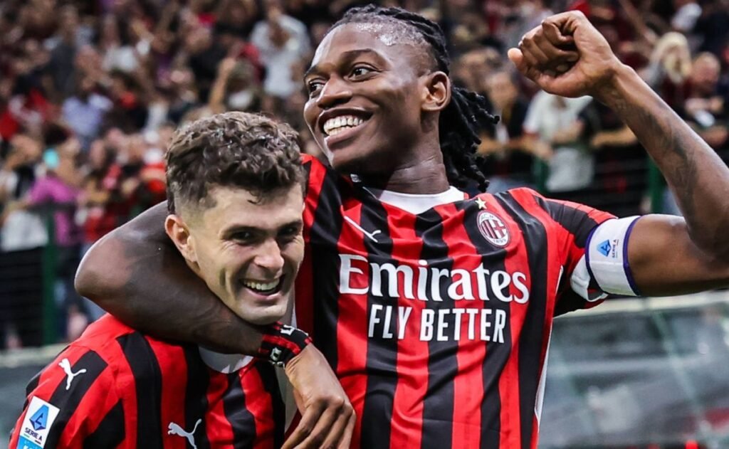 O companheiro de equipe de Christian Pulisic, Rafael Leao