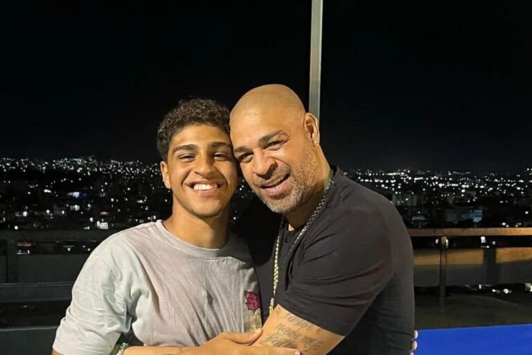 adriano-com-filho.jpg