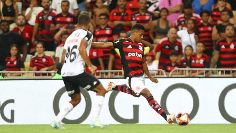 alex-sandro-flamengo-vasco.jpg