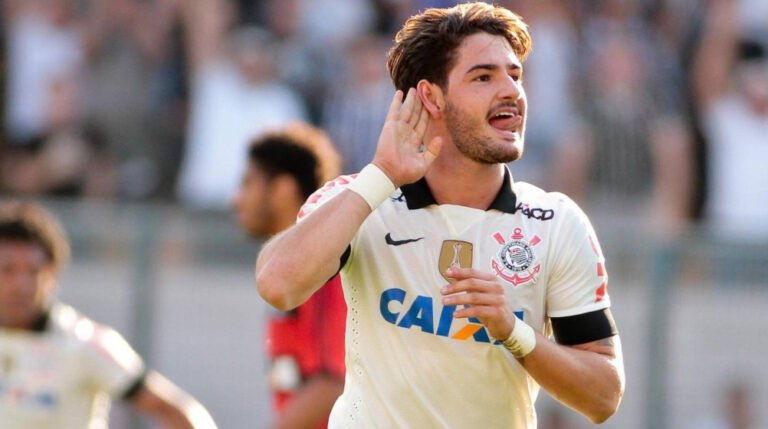 alexandre-pato-corinthians-2013-1706718158-128042.jpg