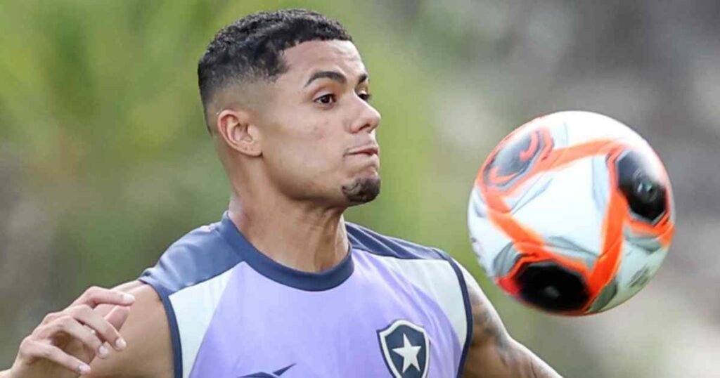 botafogo-vitinho-lopes-e-transferido-newton-fica-e-danilo-barbosa-rejeita-propostas.jpg