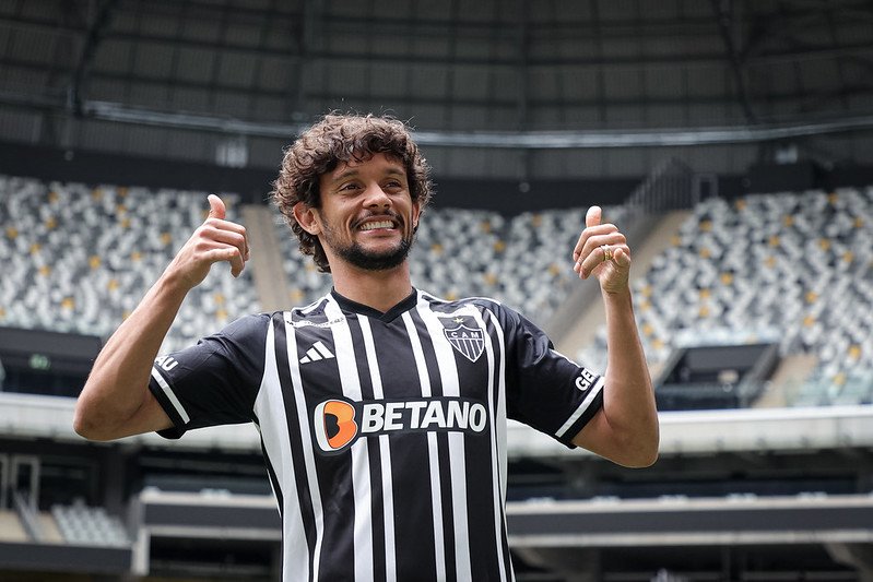 gustavo-scarpa-hang-loose.jpg