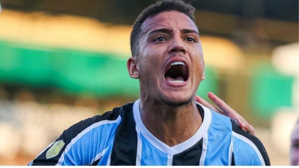 portaldogremista.com_.br-gustavo-martins-vai-ser-titular-no-gremio-quinteros-avalia-gremio-gustavo-ma.jpeg