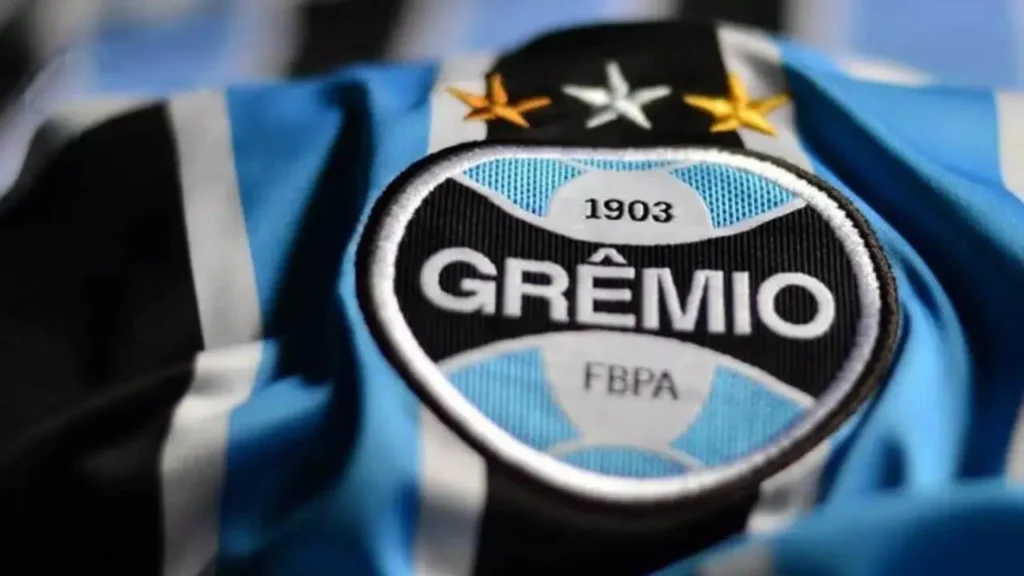 portaldogremista.com_.br-homem-se-exercitando-com-a-camisa-do-gremio-viraliza-na-web-escudo-do-gremi.webp