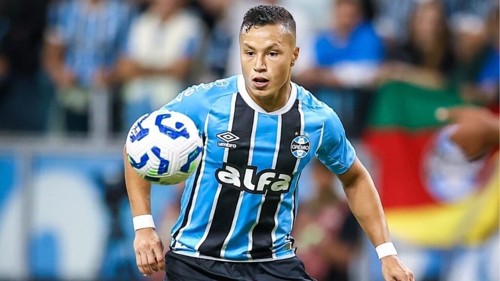 portaldogremista.com_.br-marlon-reforco-do-gremio-detona-inter-um-dos-times-mais-beneficiados-gremio.jpeg