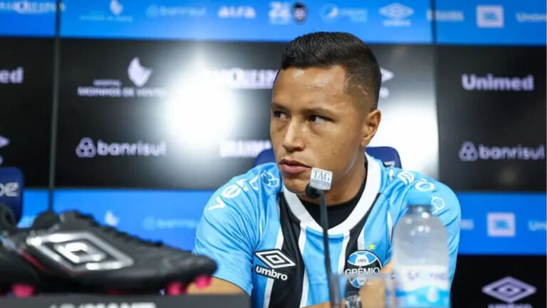 portaldogremista.com_.br-marlon-revela-da-onde-vem-o-seu-apego-pelo-gremio-meu-1o-jogo-apresentacao-m.jpeg