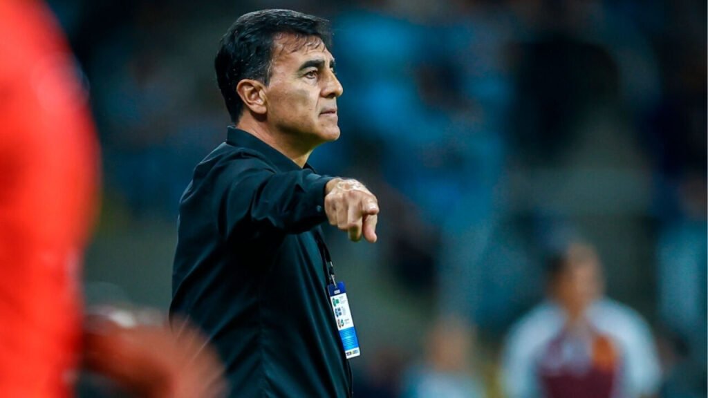 portaldogremista.com_.br-o-que-pensa-a-direcao-do-gremio-sobre-o-trabalho-de-quinteros-gustavo-quinte.jpeg