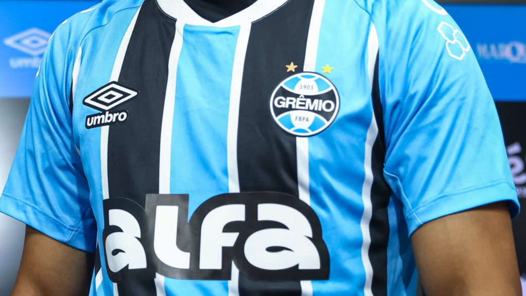 portaldogremista.com_.br-os-jogadores-que-estao-de-volta-ao-time-titular-do-gremio-nova-camisa-gremio.png
