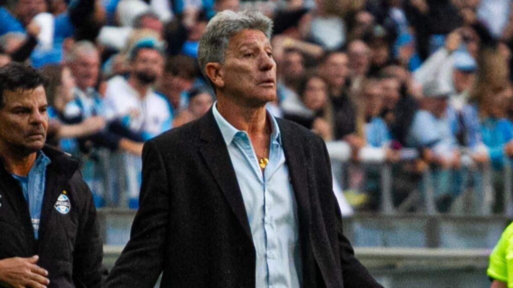 portaldogremista.com_.br-titular-de-renato-rasga-elogios-a-torcida-mas-deixa-futuro-incerto-no-gremio.jpeg