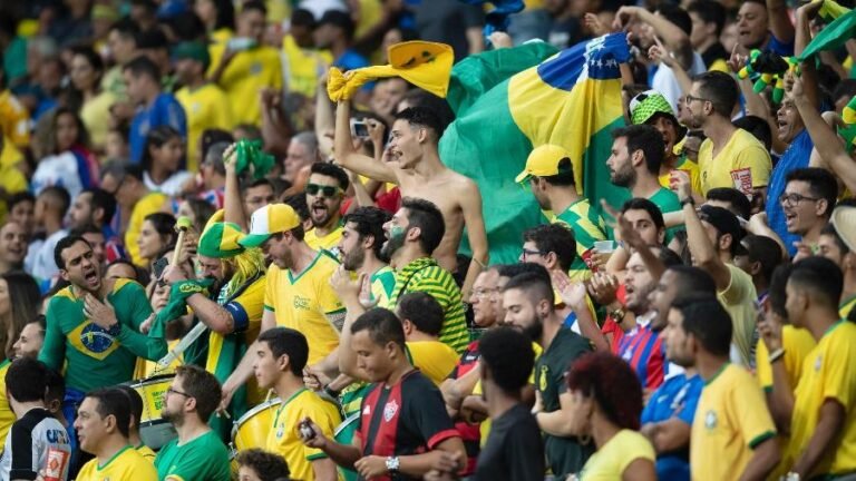 torcida-da-selecao-brasileira-na-arena-fonte-nova-na-bahia-1560919551918_v2_900x506.jpg