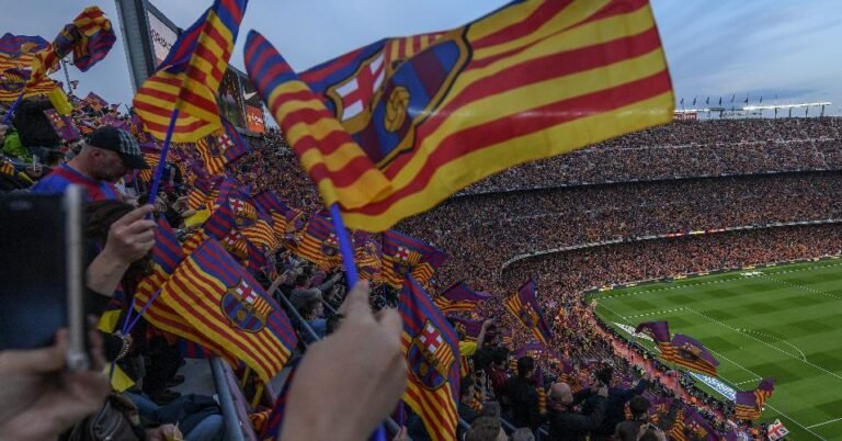 torcida-do-barcelona-no-camp-nou-1540581015902_v2_956x500.jpg